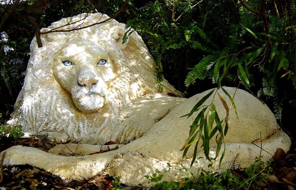 Pickstone-Redfern Lion Statue